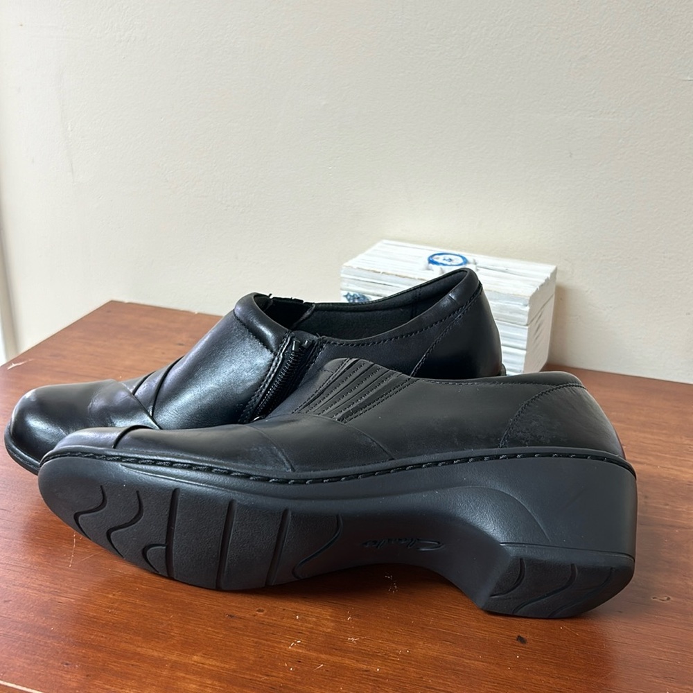 Clark’s women’s shoes never worn 9.5